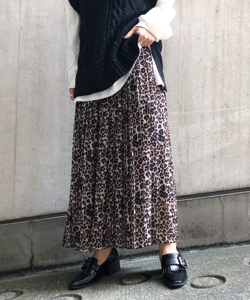 PAGEBOY（ページボーイ）の「アニマルプリーツフレアスカート（スカート・レディース・グレー系その他/ブラウン系その他/レオパード・FREE）」の3枚目の写真