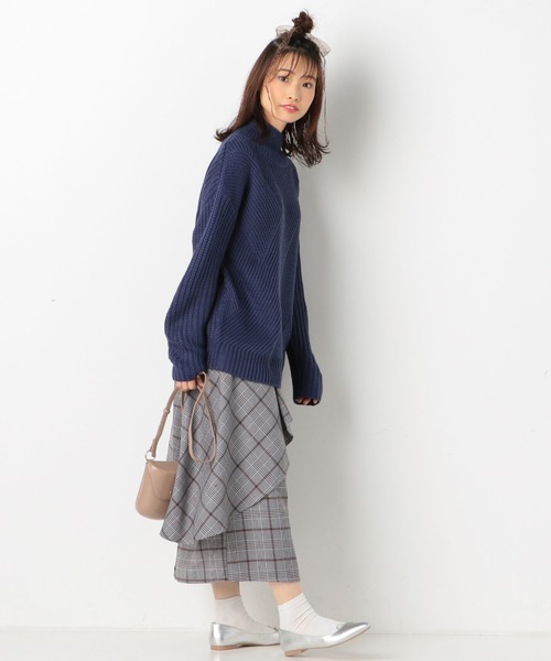 archives(アルシーヴ)の「片畦バイヤス柄ハイネック(ニット/セーター・レディース・ネイビー/ブラウン/オフホワイト・MEDIUM)」の9枚目の写真