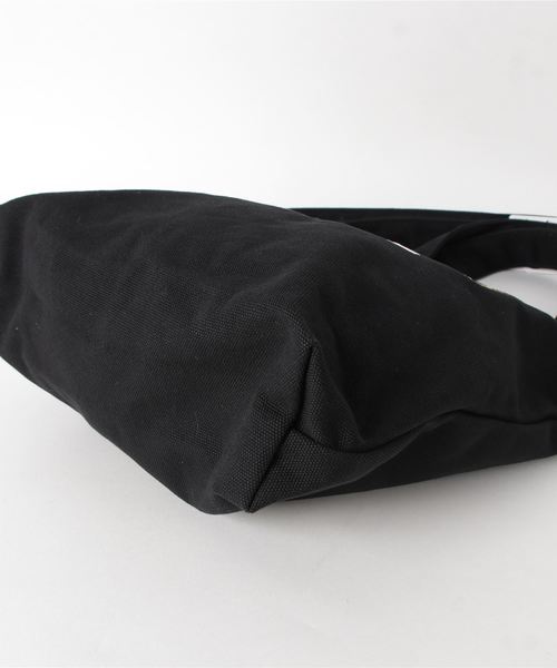 Onitsuka Tiger(オニツカタイガー)の「MEXICO TOTE / メキシコ トート(ショルダーバッグ・レディース・ブラック/ホワイト・ONE SIZE)」の4枚目の写真