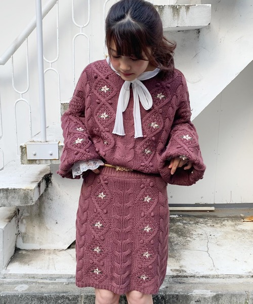 apres jour(アプレジュール)の「【2周年記念アイテム】ぽんぽん花刺繍ニット【ZOZOTOWN限定アイテム】(ニット/セーター・レディース・モカ/スモークピンク/ライトベージュ・フリー)」の8枚目の写真