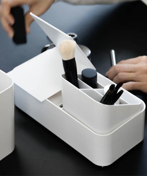 HIGHTIDE（ハイタイド）の「like-it Cosmetic Caddy 持ち運びができるメイクボックス（収納グッズ・レディース・ホワイト/グレー・FREE）」の5枚目の写真