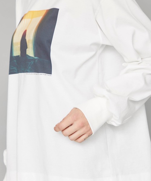 STUDIOUS（ステュディオス）の「【STUDIOUS】オリジナルフォト ロンT（Tシャツ/カットソー・レディース・ホワイト/ホワイト系その他・FREE）」の13枚目の写真