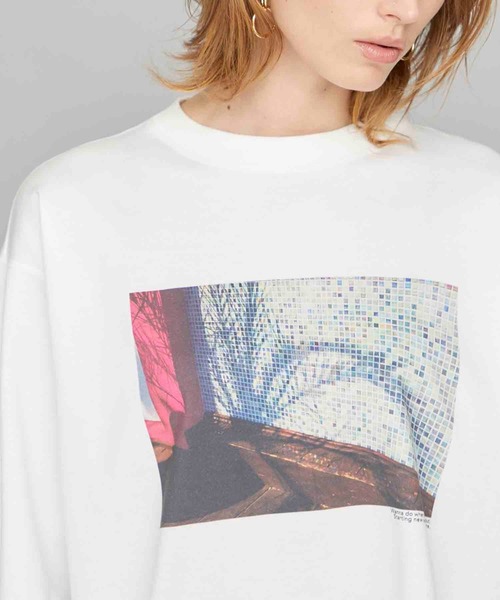 STUDIOUS（ステュディオス）の「【STUDIOUS】オリジナルフォト ロンT（Tシャツ/カットソー・レディース・ホワイト/ホワイト系その他・FREE）」の17枚目の写真