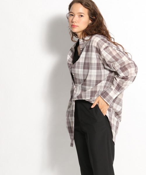 niko and（ニコアンド）の「TONEラメチェックスタンドロングシャツ