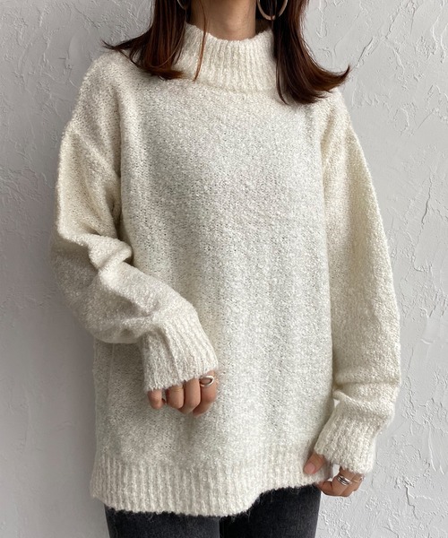 She's Closet(シーズクローゼット)の「モックネックサイドスリット入りローゲージニット(ニット/セーター・レディース・オフホワイト/モカ/チャコール/グレー・FREE)」の1枚目の写真