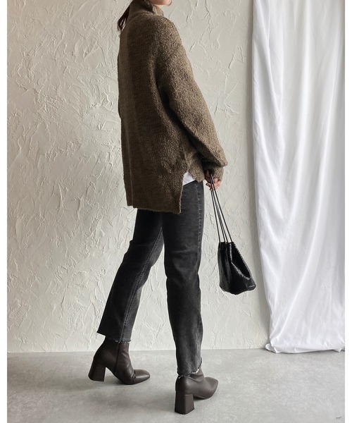 She's Closet(シーズクローゼット)の「モックネックサイドスリット入りローゲージニット(ニット/セーター・レディース・オフホワイト/モカ/チャコール/グレー・FREE)」の7枚目の写真