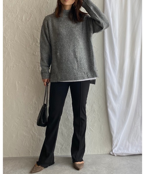 She's Closet(シーズクローゼット)の「モックネックサイドスリット入りローゲージニット(ニット/セーター・レディース・オフホワイト/モカ/チャコール/グレー・FREE)」の10枚目の写真