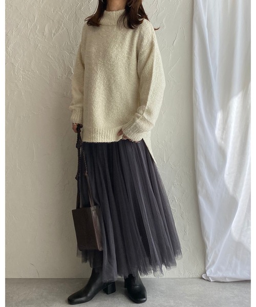 She's Closet(シーズクローゼット)の「モックネックサイドスリット入りローゲージニット(ニット/セーター・レディース・オフホワイト/モカ/チャコール/グレー・FREE)」の12枚目の写真