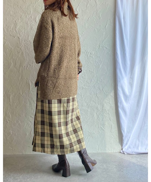She's Closet(シーズクローゼット)の「モックネックサイドスリット入りローゲージニット(ニット/セーター・レディース・オフホワイト/モカ/チャコール/グレー・FREE)」の21枚目の写真