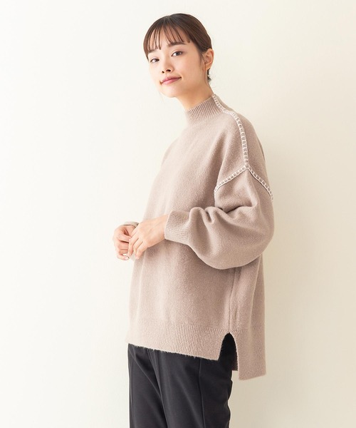 INNOCENT BLUE(イノセントブルー)の「【INNOCENT BLUE/イノセントブルー】ボトルネックステッチプルオーバーニット/セーター モックネック 配色のハンドステッチ(ニット/セーター・レディース・ライトグレー/ブラック/ブラウン/アイボリー・MEDIUM)」の7枚目の写真