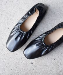 【WEB限定】フェイクレザーギャザーシューズ 22.5~25.5◇