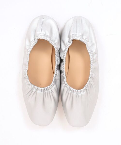 SHIPS（シップス）の「【WEB限定】フェイクレザーギャザーシューズ 22.5~25.5◇（パンプス・レディース・ブラック/オフホワイト/シルバー・80/85/70/60/65/75/55）」の12枚目の写真