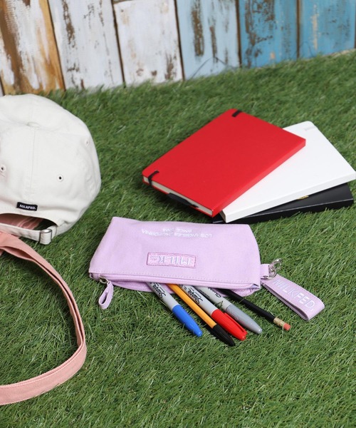 MILKFED.(ミルクフェド)の「EMBROIDERED BAR PENCIL CASE(ペン類・レディース・ライトピンク/A/B/ホワイト/ブラック/ベージュ/ライトパープル/ネイビー/レッド・ONE SIZE)」の5枚目の写真