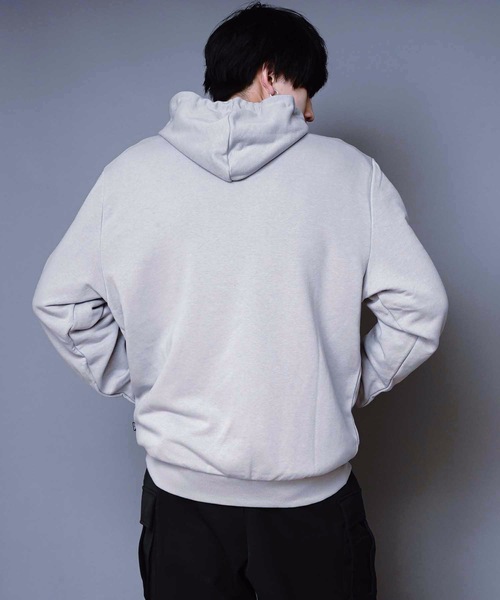 PUMA（プーマ）の「【PUMA/プーマ】ロゴプルパーカー　８４４１４１　ビッグロゴプリント　ＲＥＢＥコレクション（パーカー・メンズ・ライトグレー/スミクロ・MEDIUM/LARGE/X-LARGE）」の6枚目の写真
