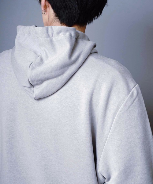 PUMA（プーマ）の「【PUMA/プーマ】ロゴプルパーカー　８４４１４１　ビッグロゴプリント　ＲＥＢＥコレクション（パーカー・メンズ・ライトグレー/スミクロ・MEDIUM/LARGE/X-LARGE）」の3枚目の写真