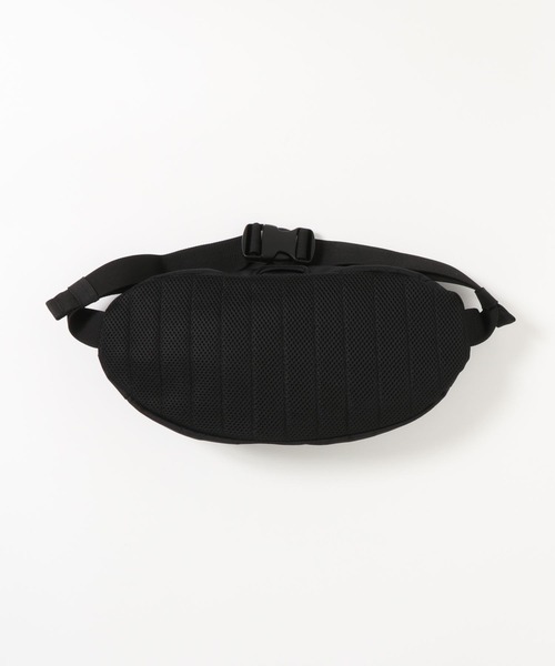 Mark Gonzales(マーク・ゴンザレス)の「1680D バリスティックポリエステル / ウエストポーチ / 大きめ(ボディバッグ/ウエストポーチ・メンズ・ブラック・FREE)」の4枚目の写真