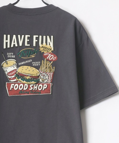 Lazar(ラザル)の「バック刺繍 Perfume/Vintage trip/Junk food/Orange bottle イラスト アート グラフィック オーバーサイズ Tシャツ(Tシャツ/カットソー・メンズ・ホワイト/チャコールグレー/ライトグレー/ホワイト系その他2/チャコール/ホワイト系その他3/イエロー/ホワイト系その他・LL/L/M)」の7枚目の写真