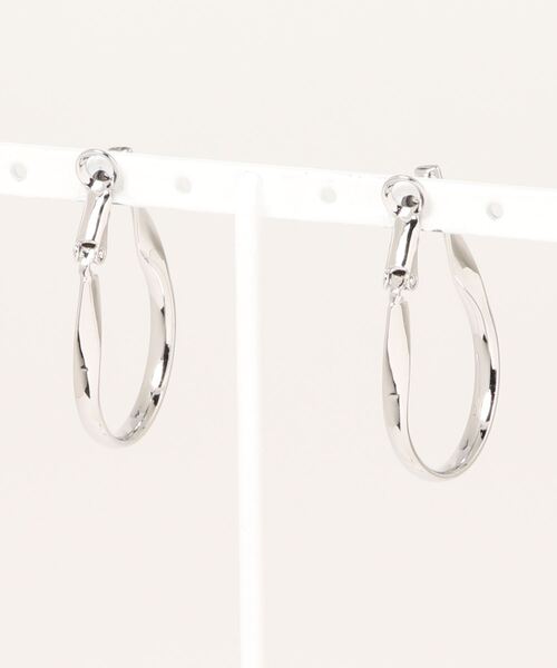 SLOBE IENA（スローブイエナ）の「SLOBE ニュアンスフープイヤリング（イヤリング・レディース・シルバー/ゴールド・FREE）」の5枚目の写真