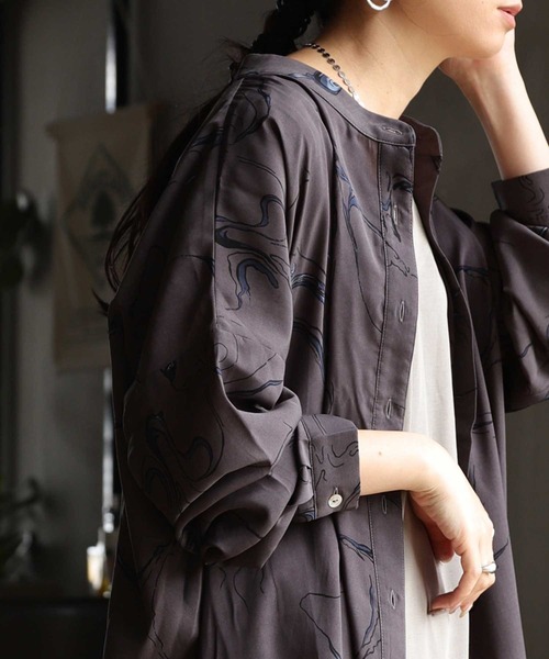 antiqua(アンティカ)の「バックボタンワンピ―ス(ワンピース・レディース・チャコールグレー・FREE)」の6枚目の写真