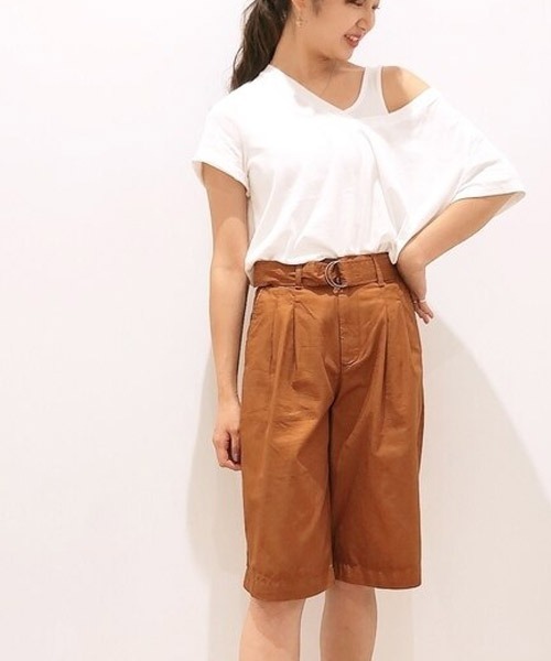 GAP(ギャップ)の「ハイライズ ベルト ショートパンツ(その他パンツ・レディース・その他/ベージュ/ブラック・6/8/000/4/0/2/00)」の3枚目の写真