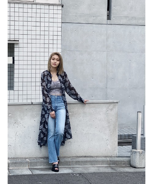 ENVYM(アンビー)の「ラウンドヘムペイズリーガウン(その他アウター・レディース・ブラック/ベージュ・FREE)」の16枚目の写真