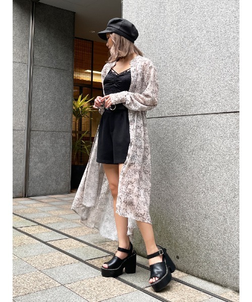 ENVYM(アンビー)の「ラウンドヘムペイズリーガウン(その他アウター・レディース・ブラック/ベージュ・FREE)」の13枚目の写真