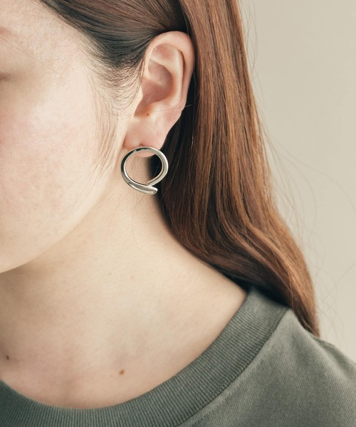 SMELLY(スメリー)の「サークルアシメメタルピアス(ピアス(両耳用)・レディース・シルバー/ゴールド・-)」の21枚目の写真