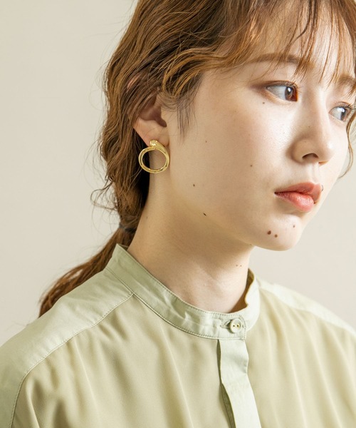 SMELLY(スメリー)の「サークルアシメメタルピアス(ピアス(両耳用)・レディース・シルバー/ゴールド・-)」の19枚目の写真