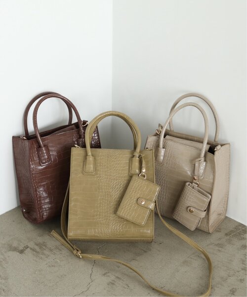 RAY CASSIN（レイカズン）の「パスケース付型押し2WAYバッグ（ショルダーバッグ・レディース・ブラウン/カーキ/グレイッシュベージュ・FREE）」の14枚目の写真