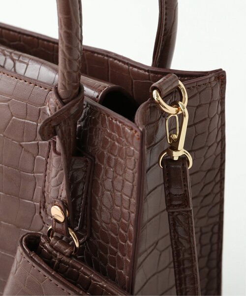 RAY CASSIN（レイカズン）の「パスケース付型押し2WAYバッグ（ショルダーバッグ・レディース・ブラウン/カーキ/グレイッシュベージュ・FREE）」の9枚目の写真