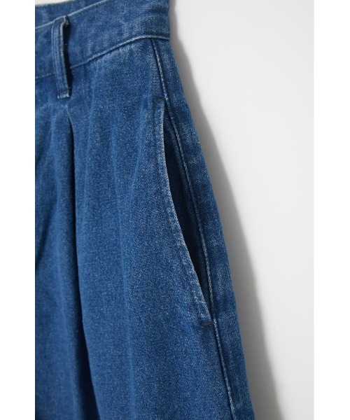 MOUSSY（マウジー）の「DENIM FLARE ショートパンツ（デニムパンツ・レディース・ライトブルー/ブルー/オフホワイト・1/0/2）」の5枚目の写真