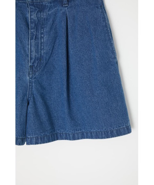 MOUSSY（マウジー）の「DENIM FLARE ショートパンツ（デニムパンツ・レディース・ライトブルー/ブルー/オフホワイト・1/0/2）」の10枚目の写真