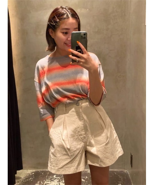 MOUSSY（マウジー）の「DENIM FLARE ショートパンツ（デニムパンツ・レディース・ライトブルー/ブルー/オフホワイト・1/0/2）」の18枚目の写真