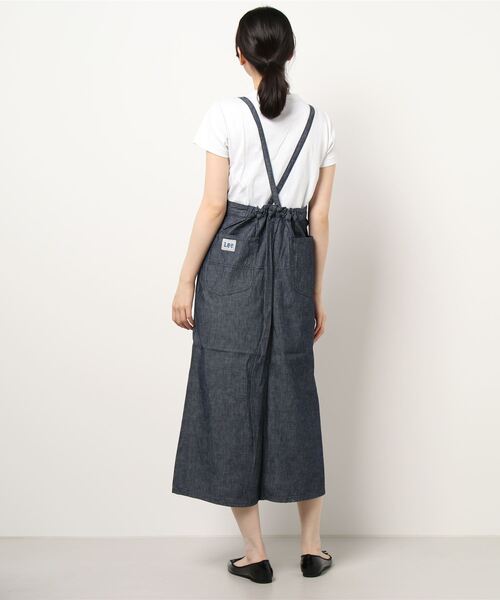 Lee（リー）の「【Lee】イージージャンパースカート（サロペット/オーバーオール・レディース・ノンウォッシュ・M/L）」の2枚目の写真