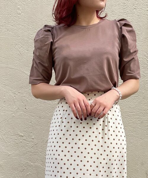 MAJESTIC LEGON（マジェスティックレゴン）の「コンシャススリーブカットトップス（Tシャツ/カットソー・レディース・ブラウン/オフホワイト/ブルー系その他2/ブルー系その他4/ピンク系その他2・SMALL/MEDIUM）」の2枚目の写真