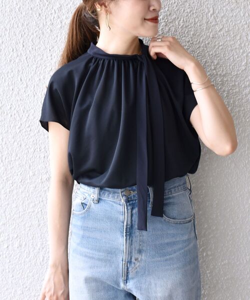 SHIPS(シップス)の「ボウタイプルオーバー◇(Tシャツ/カットソー・レディース・ネイビー/グリーン/ベージュ・ONE SIZE)」の9枚目の写真