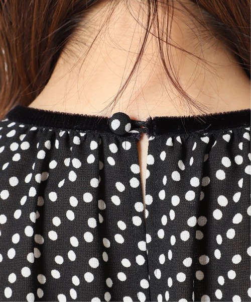IENA(イエナ)の「ドットクルーネックワンピース◆(ワンピース・レディース・ブラック/ネイビー・38/36)」の6枚目の写真