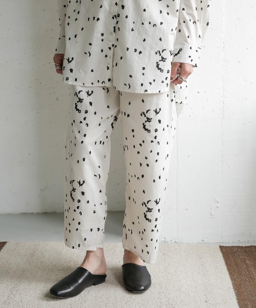 URBAN RESEARCH DOORS（アーバンリサーチドアーズ）の「mizuiro ind　Print easy Pants（その他パンツ・レディース・ホワイト系その他・2）」の4枚目の写真