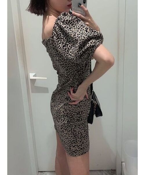 EVRIS（エヴリス）の「パフスリーブミニワンピース（ワンピース・レディース・その他1/ブラウン/ブラック・FREE）」の6枚目の写真