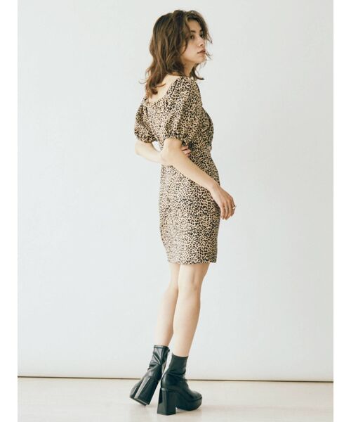 EVRIS（エヴリス）の「パフスリーブミニワンピース（ワンピース・レディース・その他1/ブラウン/ブラック・FREE）」の14枚目の写真