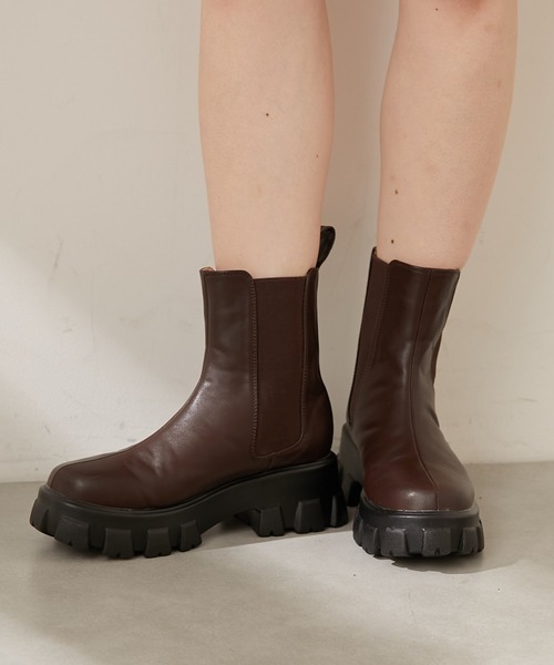 Chico(チコ)の「【新色追加】サイドゴアボリュームショートブーツ(ブーツ・レディース・アイボリー/ブラック/ブラウン・SMALL/MEDIUM/LARGE)」の12枚目の写真