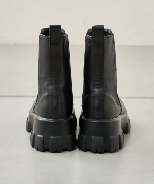 Chico(チコ)の「【新色追加】サイドゴアボリュームショートブーツ(ブーツ・レディース・アイボリー/ブラック/ブラウン・SMALL/MEDIUM/LARGE)」の20枚目の写真