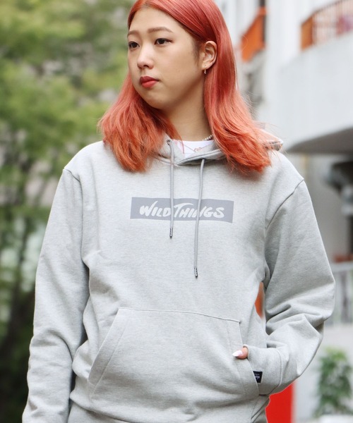 WILD THINGS(ワイルドシングス)の「WILDTHINGS / ワイルドシングス LOGO SWEAT PARKA フーディー フロントロゴ ボックスロゴ ビッグシルエット(パーカー・メンズ・グレー/ブラック/ネイビー・S/XL/L/M)」の17枚目の写真