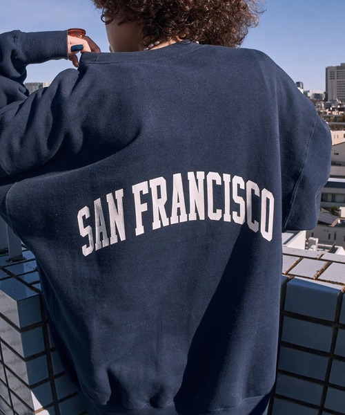 BEN DAVIS（ベンデイビス）の「【BENDAVIS/ベンデイビス】カレッジロゴ　プルオーバースウェット/ユニセックス（スウェット・メンズ・ライトグレー/パープル/ブラック/ネイビー・LARGE/X-LARGE/SMALL/MEDIUM）」の3枚目の写真