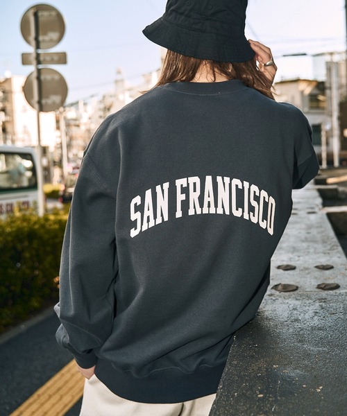 BEN DAVIS（ベンデイビス）の「【BENDAVIS/ベンデイビス】カレッジロゴ　プルオーバースウェット/ユニセックス（スウェット・メンズ・ライトグレー/パープル/ブラック/ネイビー・LARGE/X-LARGE/SMALL/MEDIUM）」の2枚目の写真