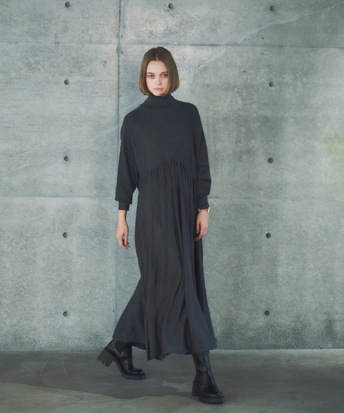 タートルネックニットフレアロングワンピース