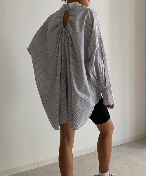 Avvenente（アベネンテ）の「【Avvenente】バックオープンオーバーシャツ（シャツ/ブラウス・レディース・ブラック/オフホワイト/ピンク/ストライプ・FREE）」の12枚目の写真