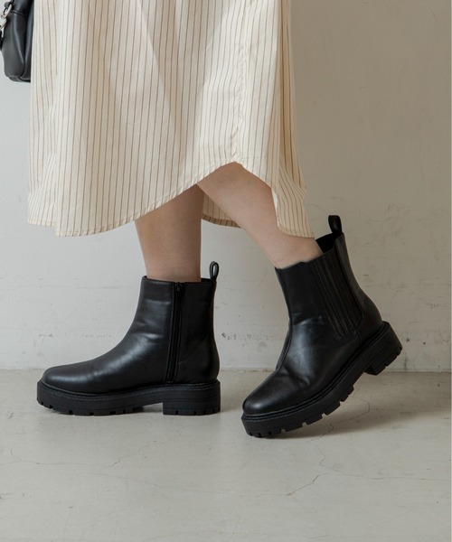 ANGIE（アンジー）の「トラックソールサイドゴアブーツ（ブーツ・レディース・ダークブラウン/ブラック・SMALL/MEDIUM/LARGE/X-LARGE）」の15枚目の写真