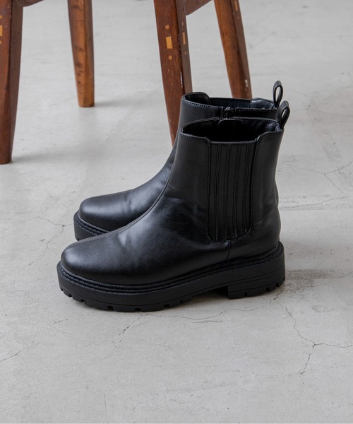 ANGIE（アンジー）の「トラックソールサイドゴアブーツ（ブーツ・レディース・ダークブラウン/ブラック・SMALL/MEDIUM/LARGE/X-LARGE）」の9枚目の写真