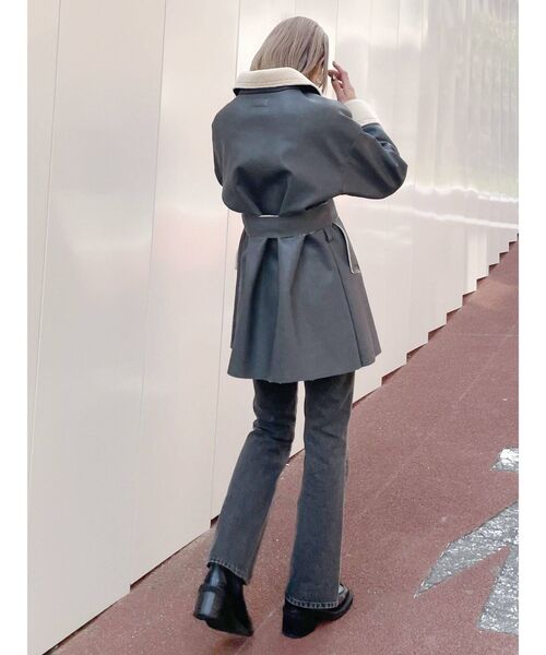 EMODA(エモダ)の「ヴィンテージライクハイウエストフレアジーンズ(デニムパンツ・レディース・グレー/ブルー・SMALL/MEDIUM/X-SMALL)」の11枚目の写真